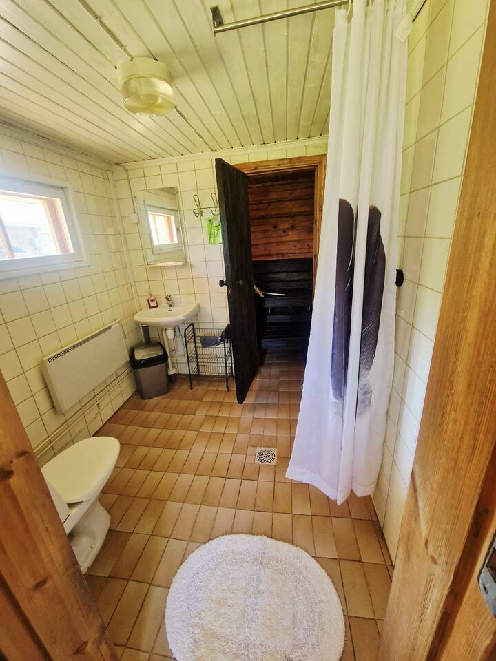 Hietajärven Helmi -mökki3-vessa